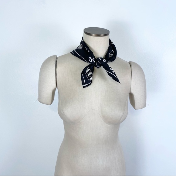 Vtg Echo 1999 2000 2001 Y2K Design Silk Scarf 21" x 21 1/2" Square Black White* - Picture 4 of 10
